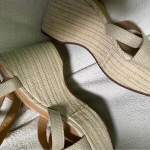 Lucky Brand Beige Wedge Sandals